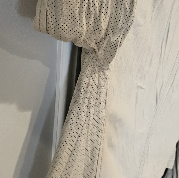 UGG Cream Suede Jacket Size XS - Picture 10 of 11